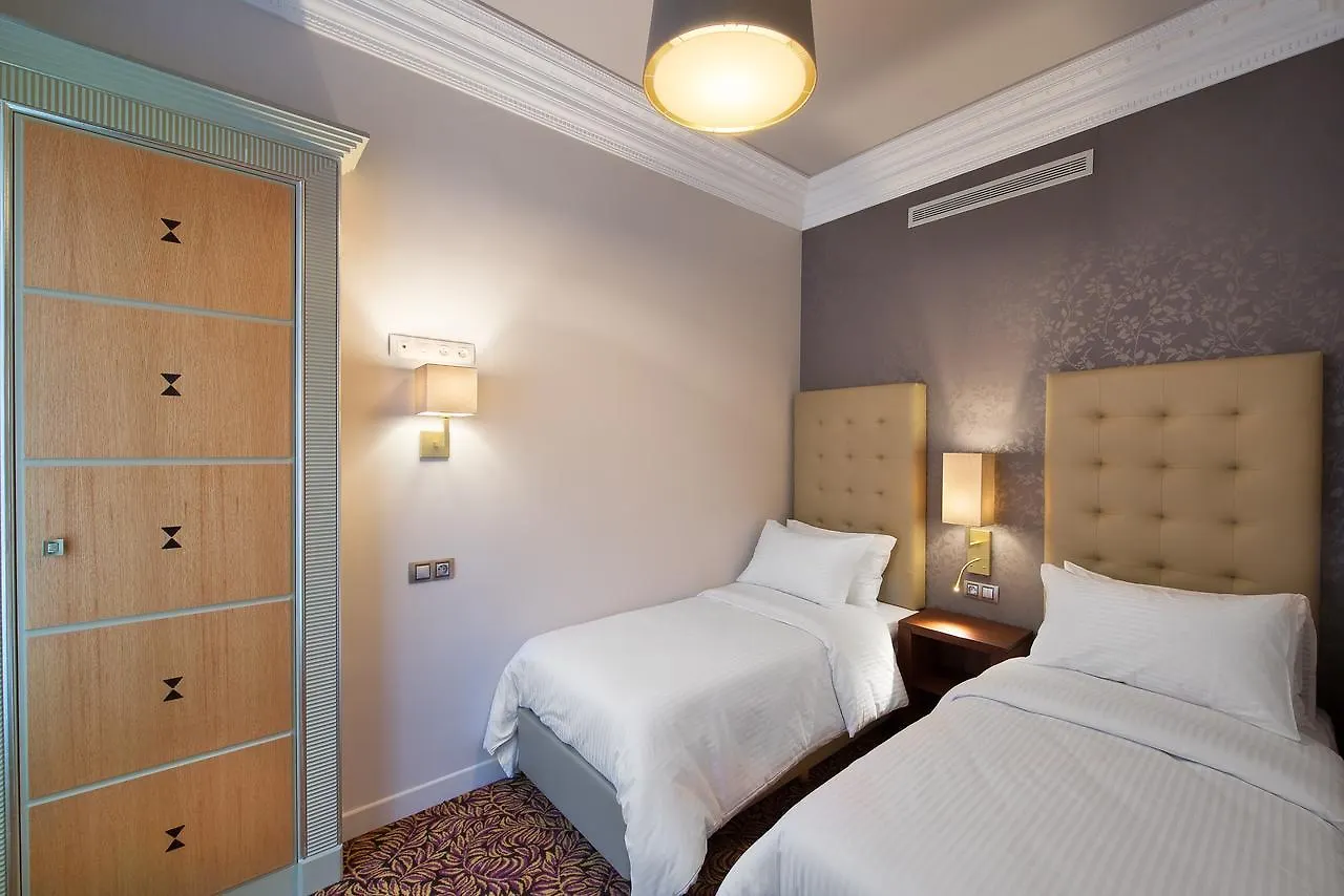 Saint-honore 3* Paris